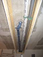 CIMG1729 Jetzt geht es an die Verkleidung der Rohre im Partykeller.