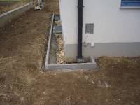 CIMG2960 Das Traufenpflaster geht bis zu unserer zuknftigen Terasse.