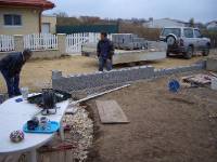 CIMG3000 Stein auf Stein, die Mauer wird bald fertig sein...